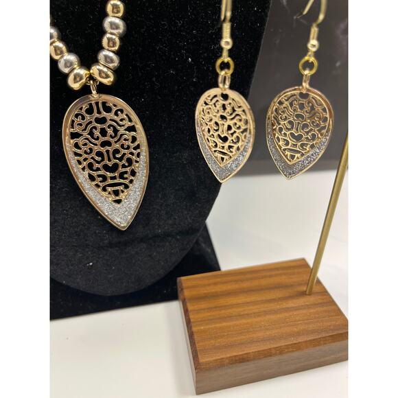 Vintage Style Jewelry Set  Upcycled GoldTone  Silver Glitter Necklace & Earrings - Picture 4 of 10